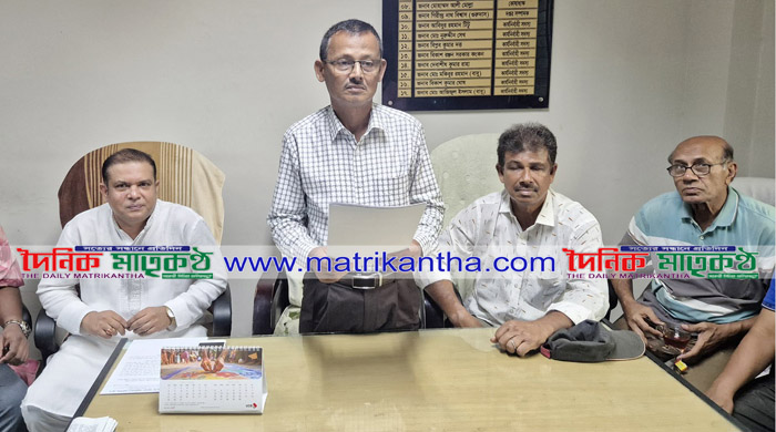 রাজবাড়ীতে বাসের ভাড়া বৃদ্ধির দাবিতে পরিবহন মালিক গ্রুপের সংবাদ সম্মেলন